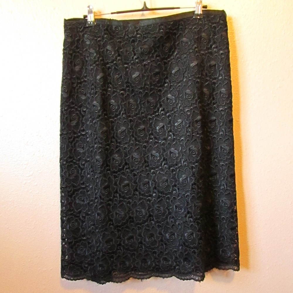 Peter Nygard Black Lace Pencil Skirt
